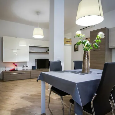 Apartament Milano 82 Como